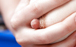 Adorable blondie shows what she can do with her playful fingers