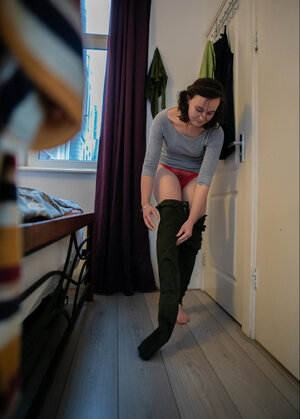 Beefy booty babe Katia D exposes her derriere and additionally then some