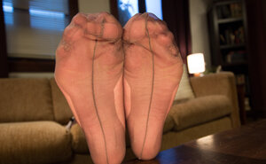 Wrinkly soles of a kinky dominatrix should drive you crazy in Crystal clear quality