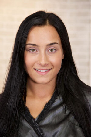 Anna Rose understands how to light up the screen with her honey pot