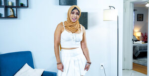 Hijab sweetie has a excellent body and plus we get to see her make love