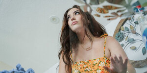 Rotund Latina teenage Vivian Taylor flaunts her bubble bum and rides a hard dick with Brick Danger