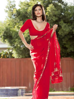 Indian goddess Sunny Leone teases with her sizeable natural titties