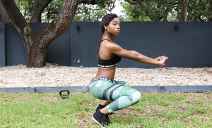 Ebony sweetie Mya Mays enjoys working out outdoors and furthermore gets sweaty
