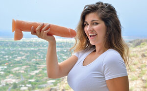 No need top spend money on sex toys cos stunning gal has fist to wank