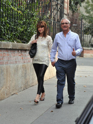 Spicy diva agreed to follow aged guy and pose for him to make man happy