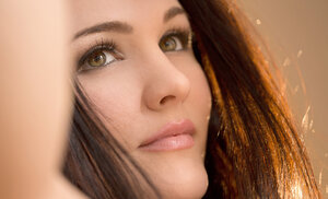 Boyfriend wants lovely with thin lips to turn him on and moreover she wastes no time